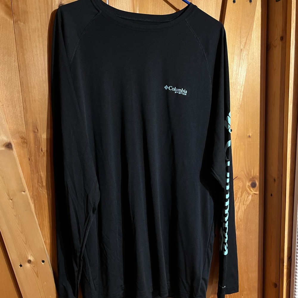 Black long sleeve Columbia shirt.
